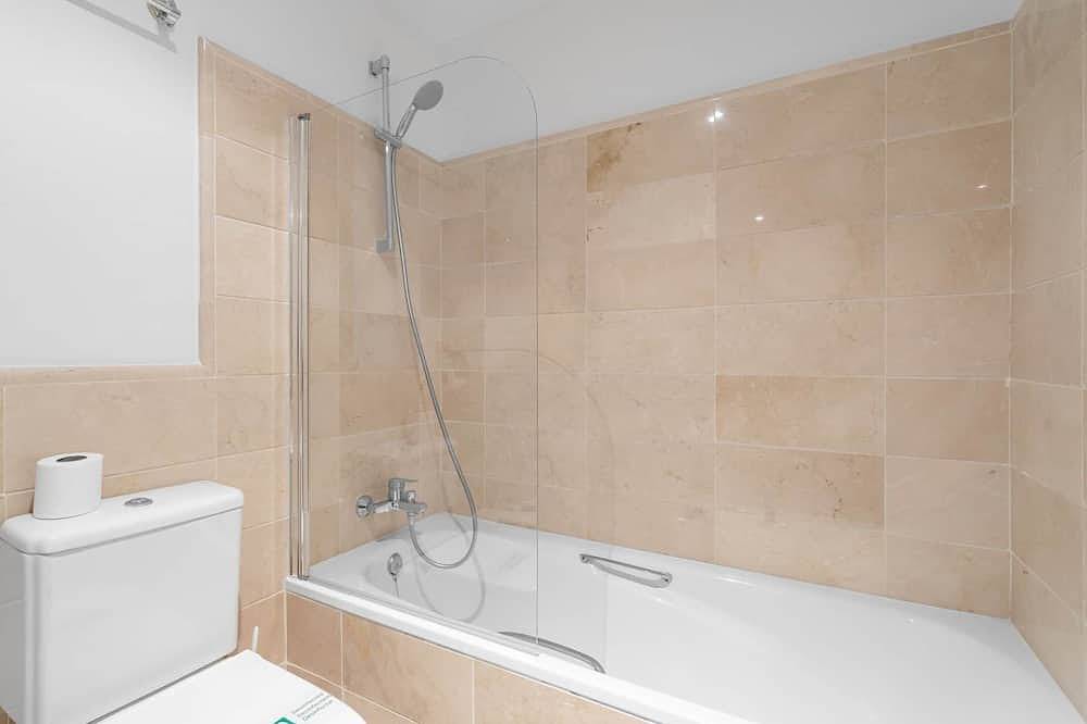 Entire apartment, Beautiful Los Arqueros apartment sea views in Los Arqueros, Benahavís