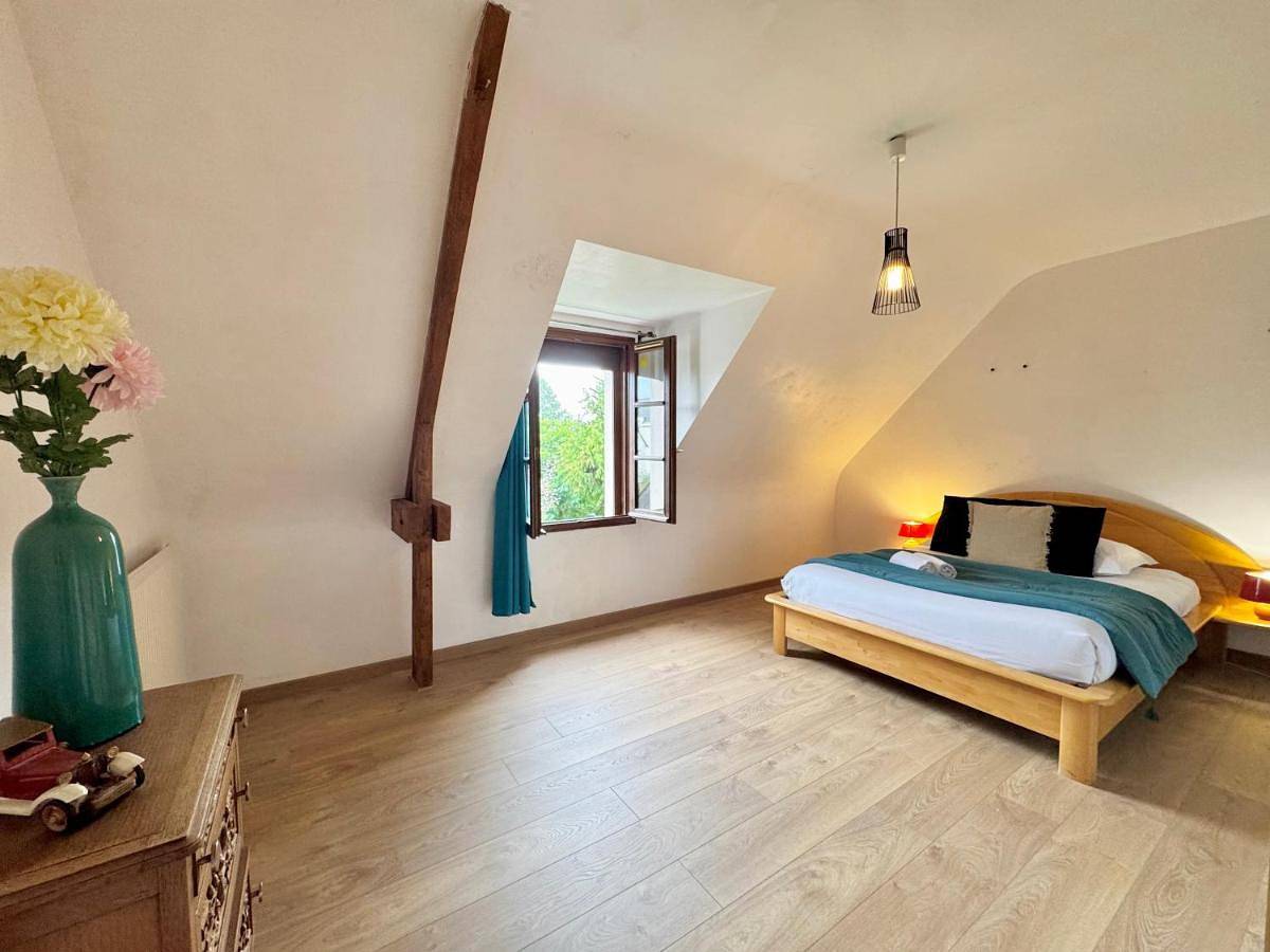 Four-Bedroom House in Chartres-de-Bretagne, Région de Rennes