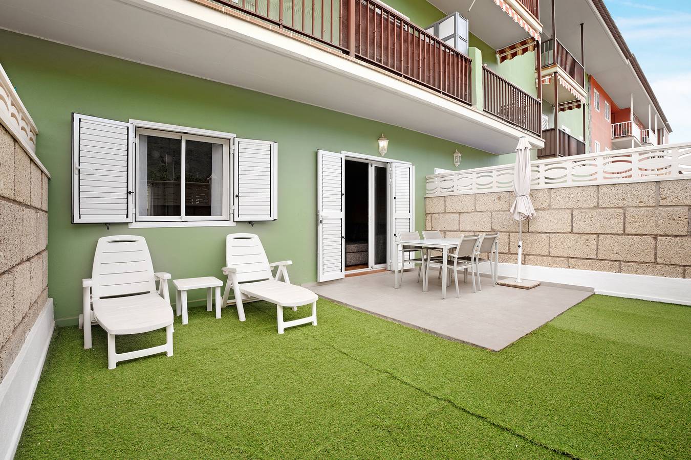 Apartamento entero, Apartamento Sunset Gabriela con cerca de la playa con piscina compartida y terraza descubierta in Punta Larga, Las Caletillas
