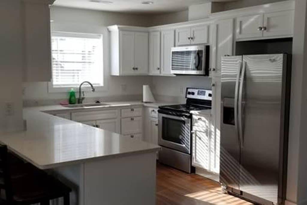 Ganze Wohnung, Wohnung 201 · Campus Access, Downtown Genuss auf Restaurant Row in Bloomington (IN), Monroe County (IN)