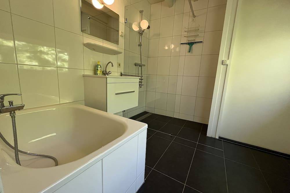 Gemühtliches 8-Personen Ferienhaus im ruhige Lage auf 530 m² Grund in Scharendijke, Zeeuwse Kust