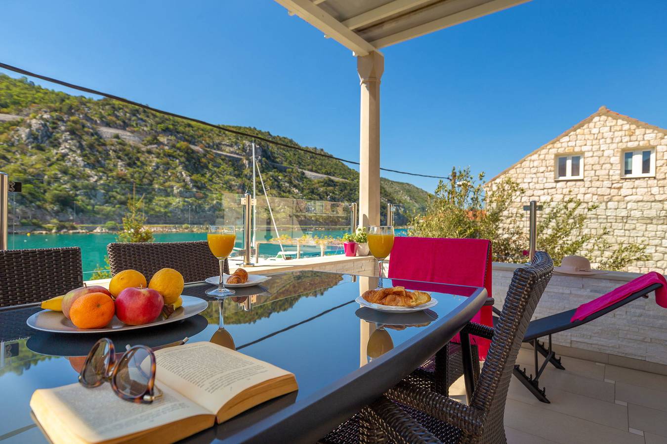 Ganze Wohnung, Ferienwohnung für 8 Personen mit Balkon in Mokosica, Dubrovnik-Neretva