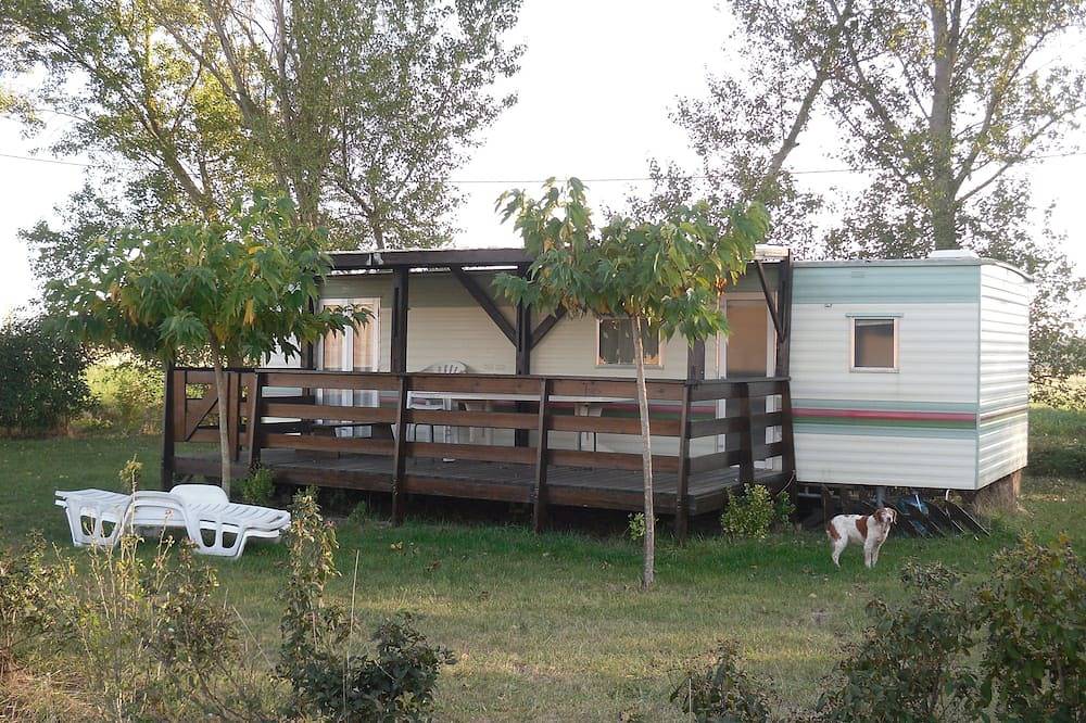 Mobil home à la ferme piscine, calme et convivialité in Carlipa, Région de Carcassonne