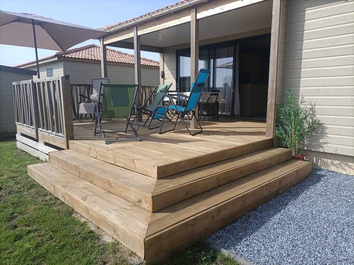 Gîte pour 6 personnes, avec terrasse et jardin ainsi que sauna et piscine