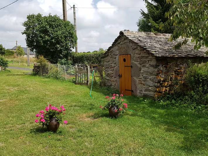 Maison de vacances 'Chez Félicie' avec terrasse privée et jardin commun in Valuéjols, Parc naturel régional des Volcans d'Auvergne