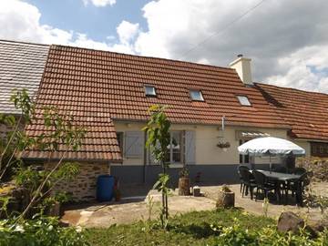 Gîte pour 2 personnes, avec jardin à Arnac