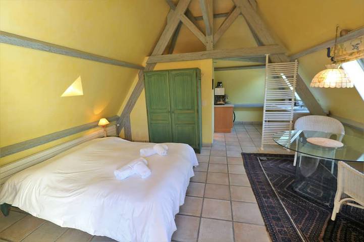 Gîte pour 2 personnes, avec jacuzzi et jardin ainsi que terrasse et piscine à Saint-Laurent-la-Vallée - 2