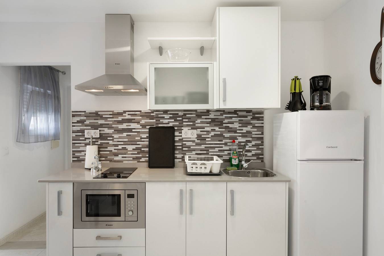 Apartamento entero, Vacaciones 'Casa Paula - 25' con vistas a la montaña, piscina compartida y Wi-Fi in Arinaga, Agüimes