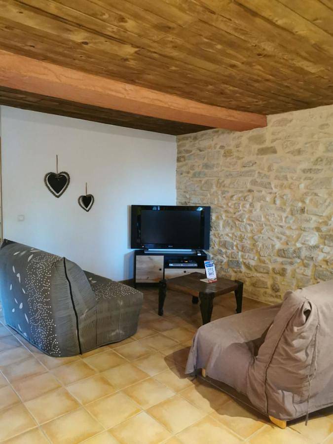 Gîte pour 4 personnes, avec piscine ainsi que terrasse et jardin, adapté aux familles à Codognan - 3
