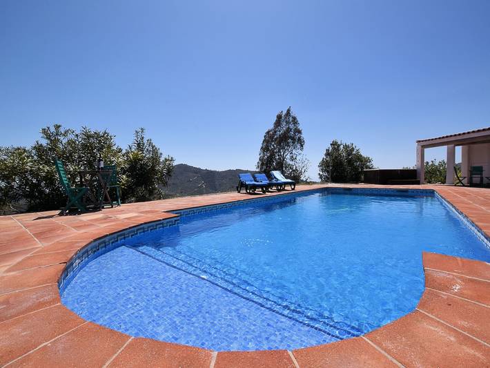 Villa für 8 Personen, mit Terrasse und Garten sowie Pool