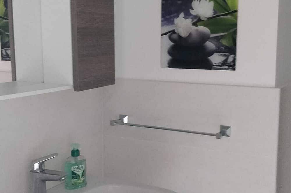 Entire apartment, House Etna Nicolosi 300 meters from the center in Nicolosi, Mount Etna