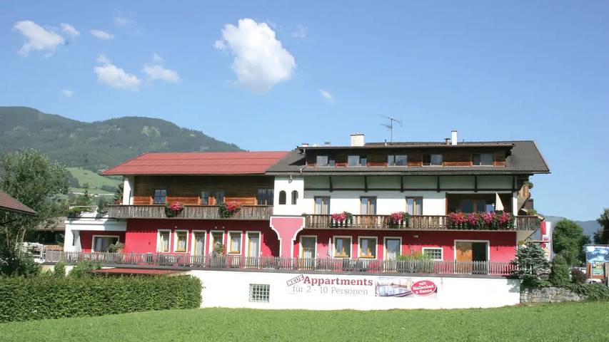 Vakantiewoning voor 8 personen, with tuin and zwembad as well as sauna, met huisdier in Stumm