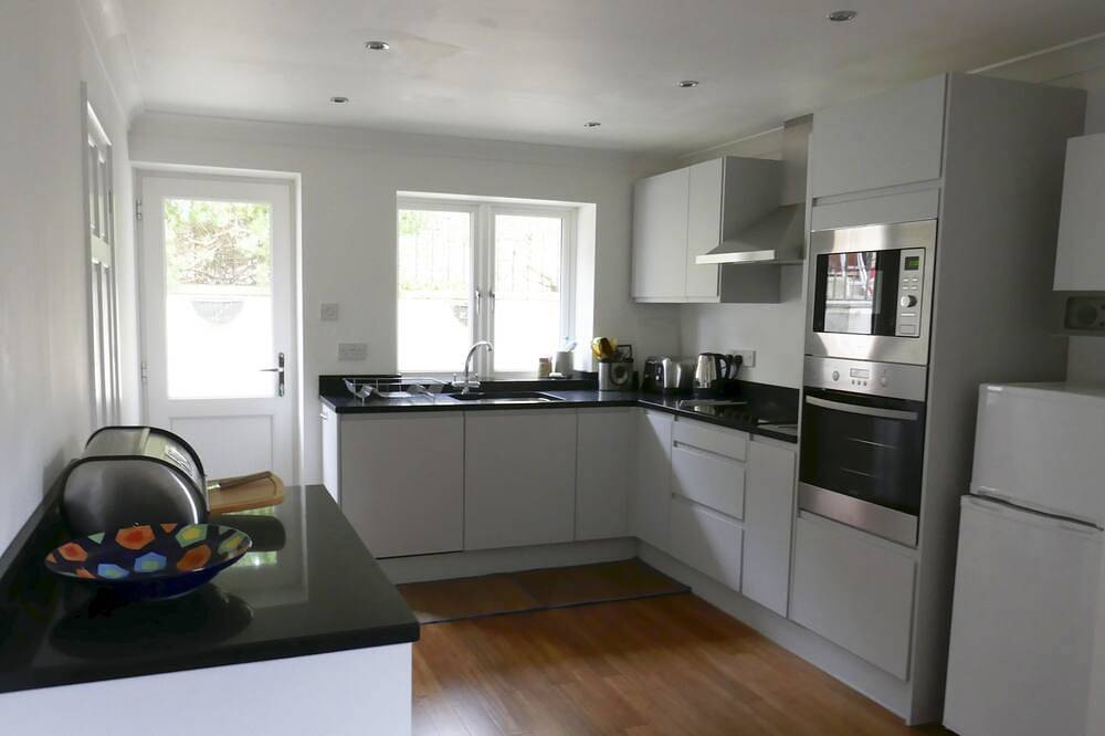 Ideal house for family holidays with easy access to coastal walks in Lulworth Cove, Dorset