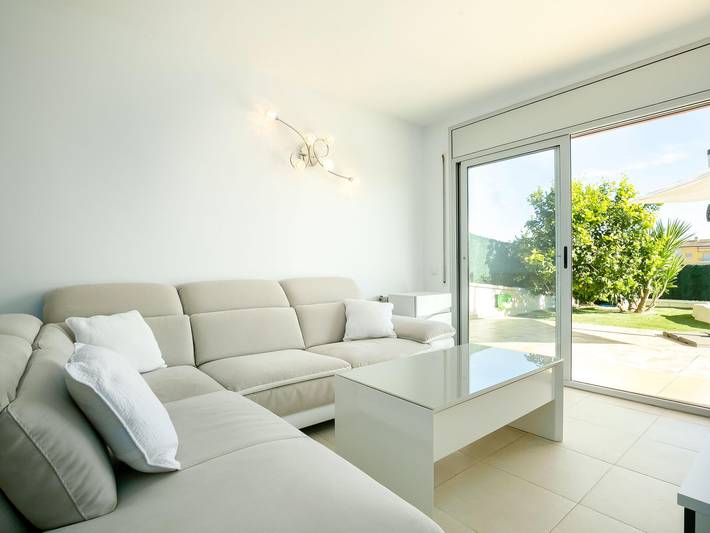Apartamento entero, Apartamento acogedor con piscina y jardín privados en Figueres in Figueras, Alt Empordà