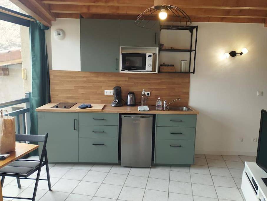 One-Bedroom House in Saint-Pierre-de-Bœuf, Parc Naturel Régional du Pilat