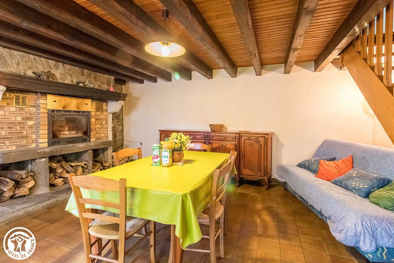 Charming 2km Olby Gite, Parking, TV, Oven, Garden in Olby, Volcans d'Auvergne Regional Nature Park