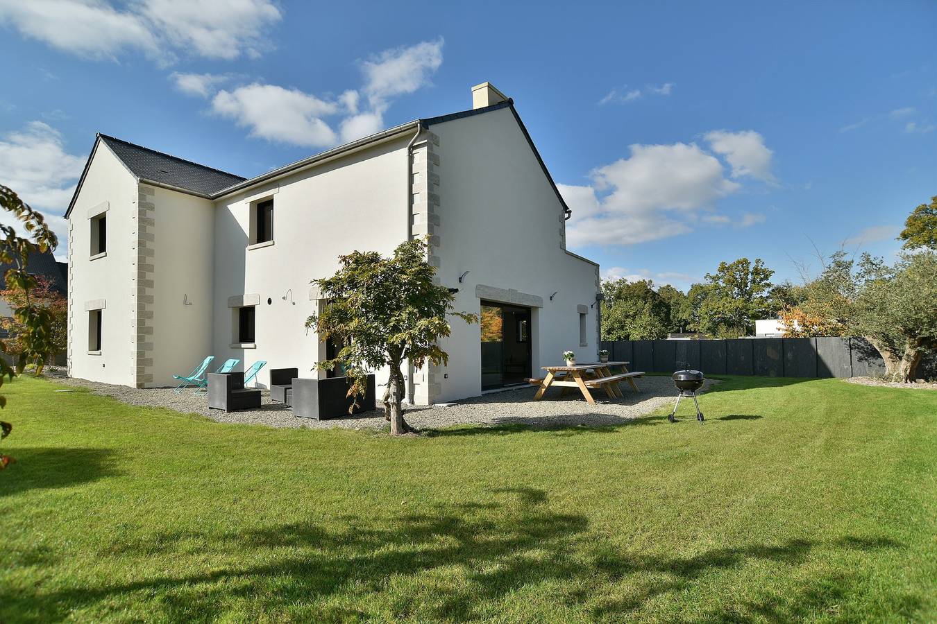 La Maison Anglaise - Belle maison avec jardin in Le Tronchet, Région de Saint-Malo
