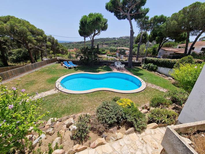 Location de vacances pour 5 personnes, avec terrasse ainsi que jardin et piscine à Sant Feliu de Guíxols - 2
