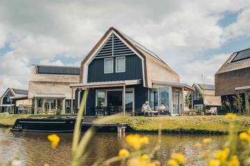 Ferienhaus für 8 Personen, mit Seeblick und Sauna sowie Garten am Ijsselmeer