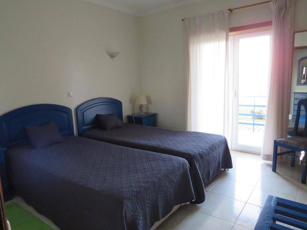 Hotel Apartamento Praia Azul in Silveira (Portugal), Distrito de Lisboa