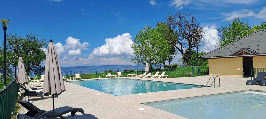 Apartamento de vacaciones para 6 personas, con piscina y balcón además de vistas y vistas al lago - 1