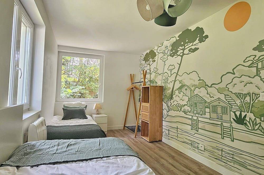🌿 Villa  Parc Pereire – Piscine chauffée – Plage à 3 min. – 12 p. in Arcachon, Région d'Arcachon