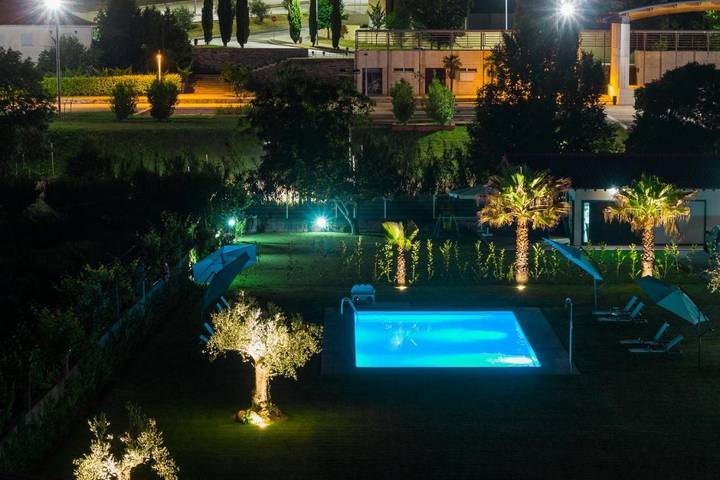 Location de vacances pour 3 personnes, avec jardin ainsi que vue et piscine à Mirandela - 4
