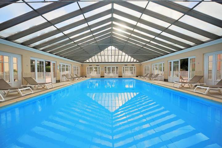 Appart’hôtel pour 2 personnes, avec terrasse ainsi que piscine et jardin, animaux acceptés