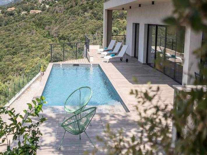 Appartement de vacances pour 10 personnes, avec jardin et piscine, adapté aux familles
