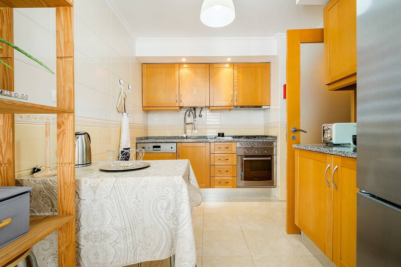 Geheel appartement, Vakantieappartement voor 6 personen met balkon in Marvila, Costa de Lisboa