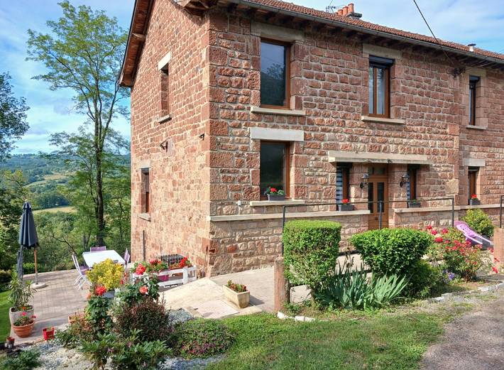 Gîte pour 5 personnes, avec terrasse et jardin, animaux acceptés à Auzits