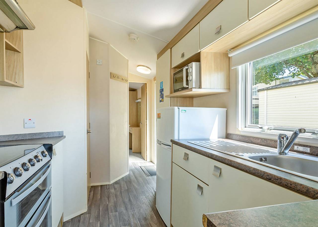 Bronze 3 Caravan, slps 8, parking in Camber Sands, Camber