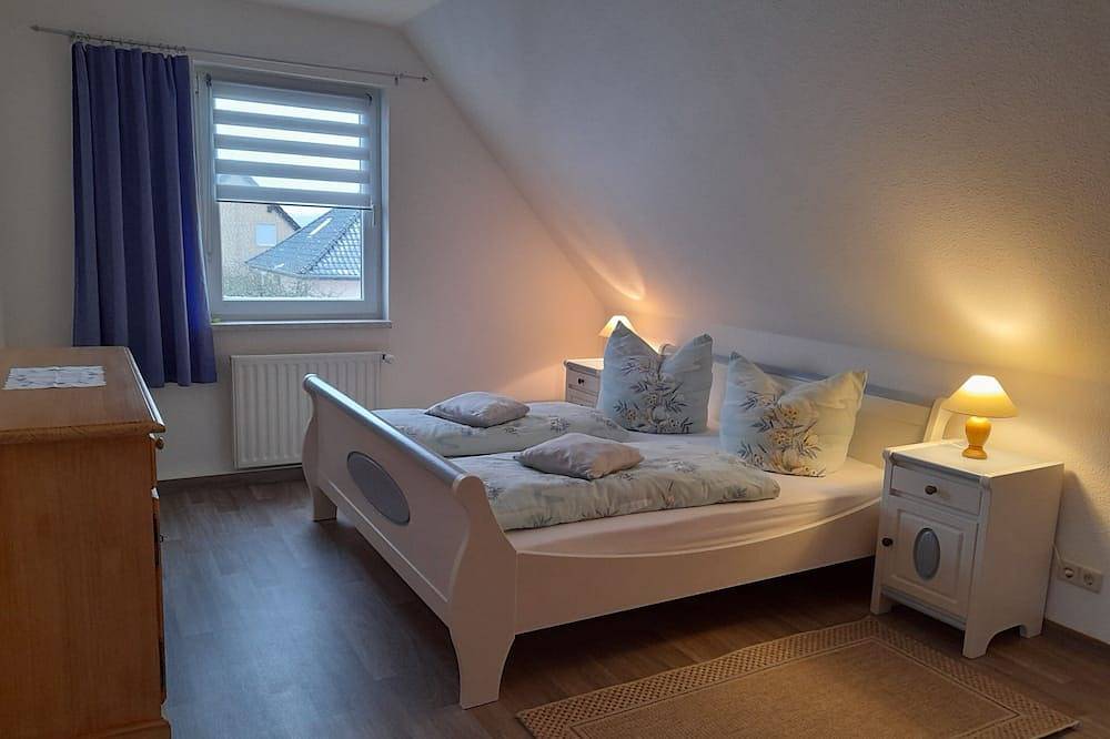 Ganze Wohnung, Ferienwohnung zum Rosenhof in Alt Schwerin, Plauer See