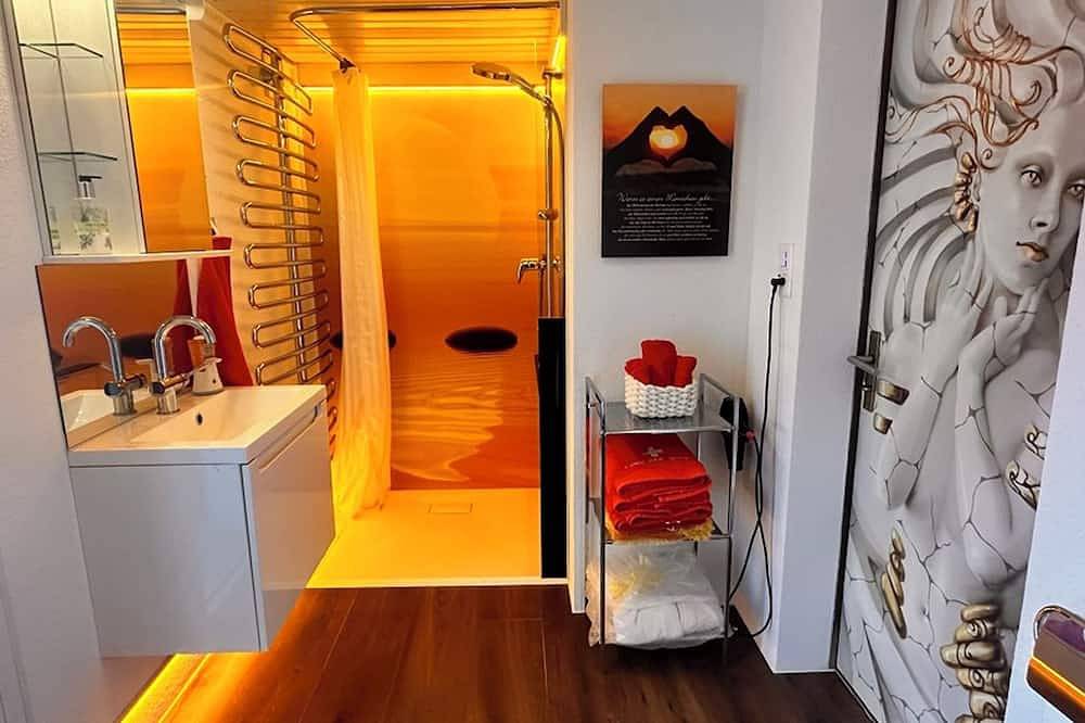Ganze Wohnung, Bijouswiss - The Yellow House****, (Oberterzen) in Walensee (Heidiland), Quarten
