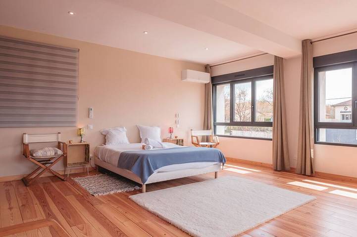 Location de vacances pour 8 personnes, avec piscine et jacuzzi dans Saint-Étienne-sur-Chalaronne - 2