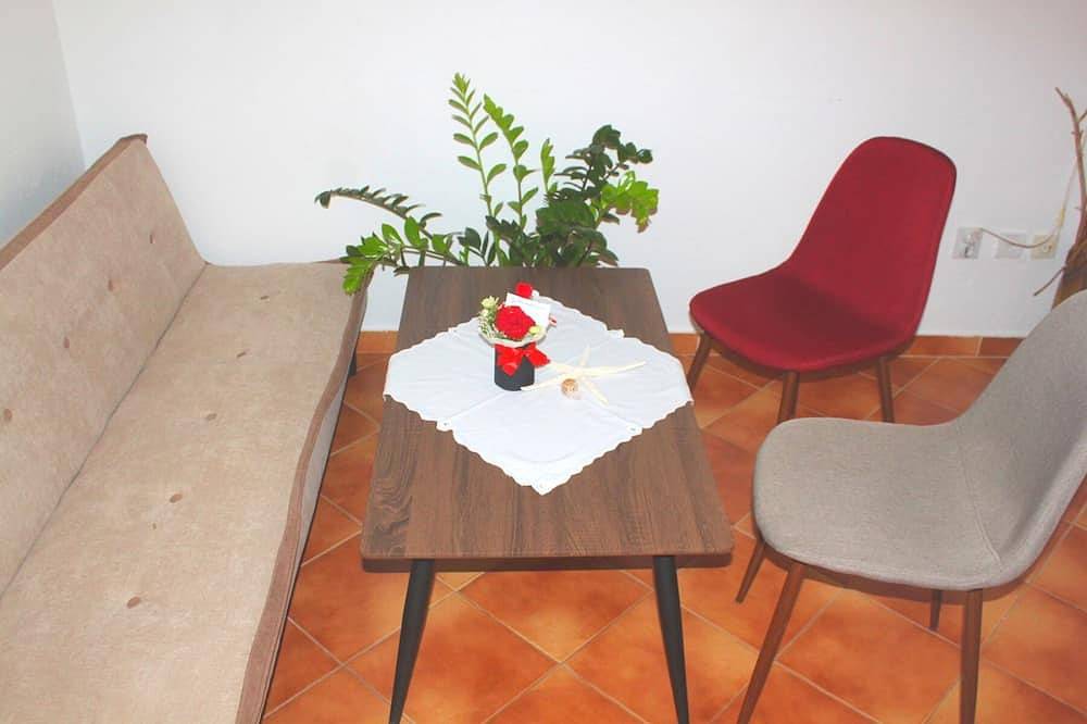 Ganze Wohnung, Tremendous 2-bedroom apartment with Ac in Sveti Stefan in Sveti Stefan, Opština Budva