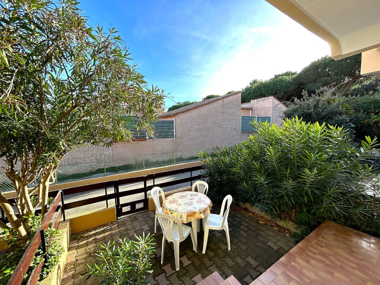 Ganze Wohnung, Erdgeschosswohnung mit Terrasse, strandnah, privater Parkplatz in La Côte Vermeille, Argelès-sur-Mer