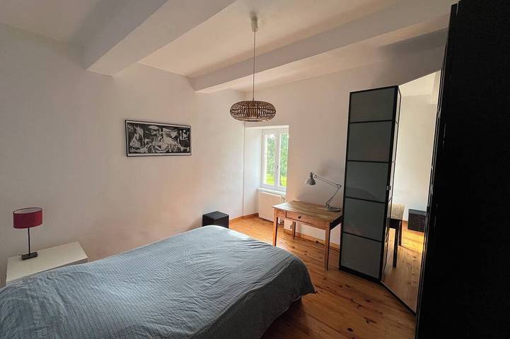 Gîte pour 8 personnes, avec jardin à Baix - 4