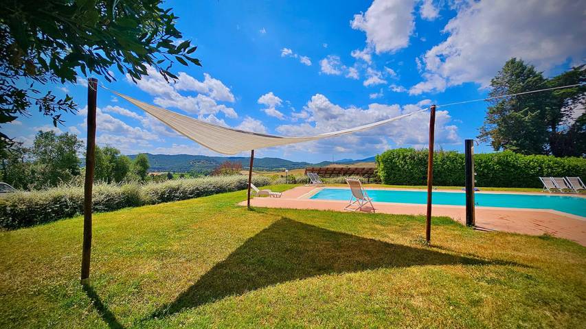 Entire apartment, Apartment 'Simone' with Shared Pool and Shared Garden in Massa Marittima, Grosseto Province