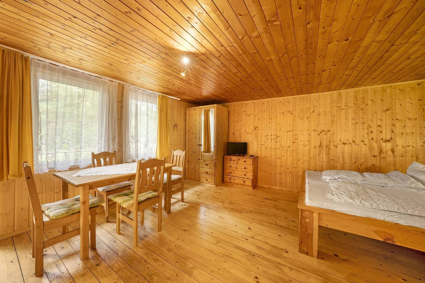 Bungalow '1 - Kimbucht' mit privater Terrasse und Gemeinschaftsgarten in Waldhufen, Oberlausitz-Niederschlesien