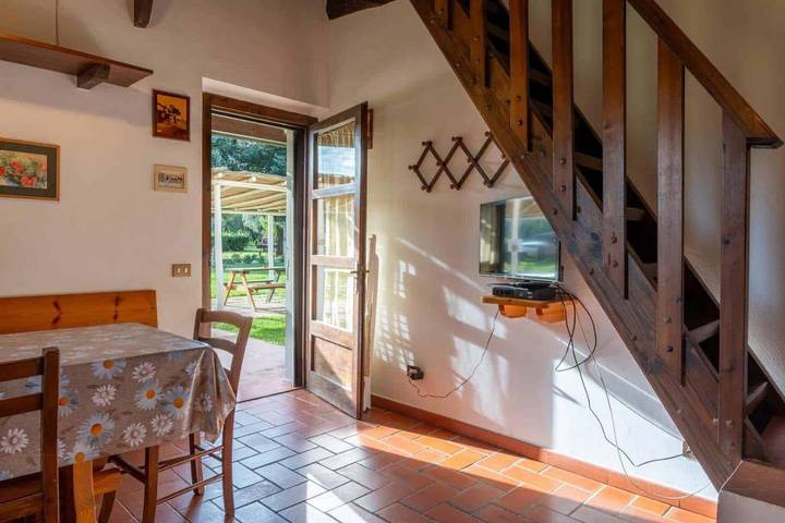 Ferienhaus für 4 Personen, mit Garten und Ausblick sowie Pool in Castagneto Carducci - 2