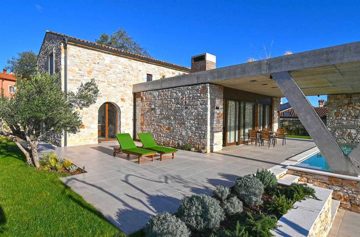 Ferienhaus für 6 Personen, mit Pool und Balkon/Terrasse sowie Terrasse in Bale