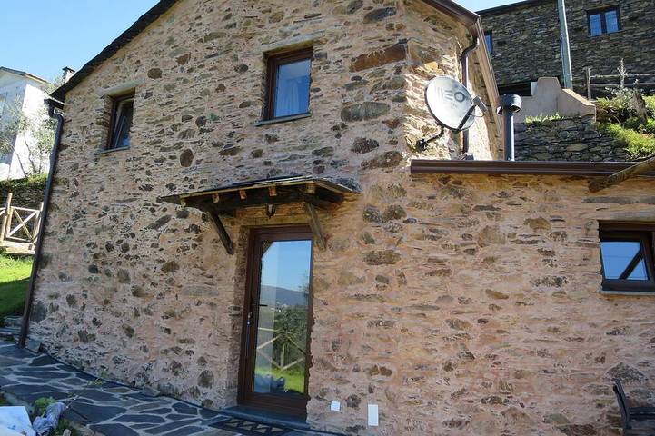 Cottage voor 4 personen, with zwembad and tuin as well as balkon - 1