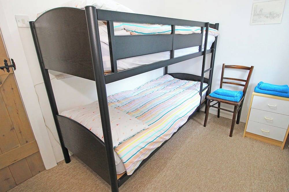 Y Stabl (The Old Stable), pet friendly, with a garden in Llanbedr in Llanbedr, Snowdonia