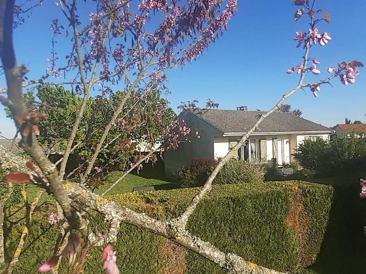 Maison rénovée au cœur des vignes avec terrasse et garage in Nuits-Saint-Georges, Région de Beaune