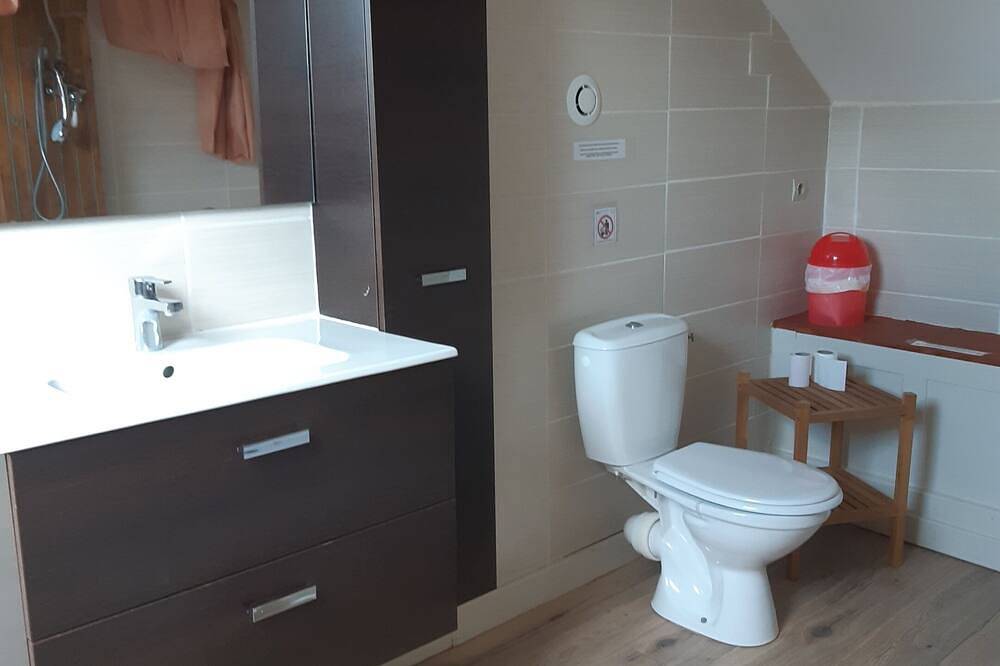 Chambre agréable pour une nuit en transit in Beaulieu-sur-Layon, Vallée de la Loire
