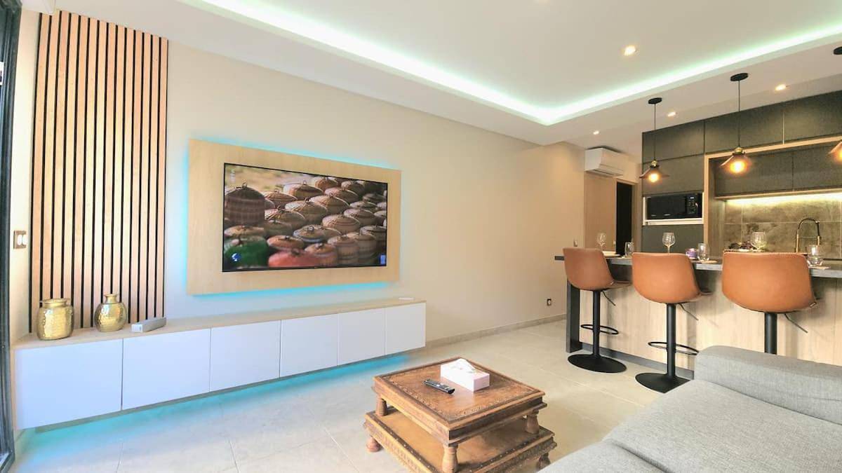 Appartement entier, Appartement de standing avec jacuzzi in Le Val, Région de Brignoles