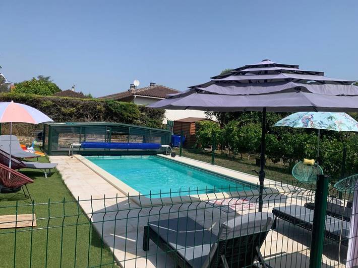 Location de vacances pour 5 personnes, avec piscine ainsi que vue et jardin, animaux acceptés à Montignac-Charente - 2