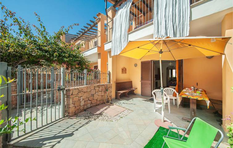 Ganze Ferienwohnung, Apartment am Strand mit Küche und Schlafmöglichkeiten in La Ciaccia, Valledoria