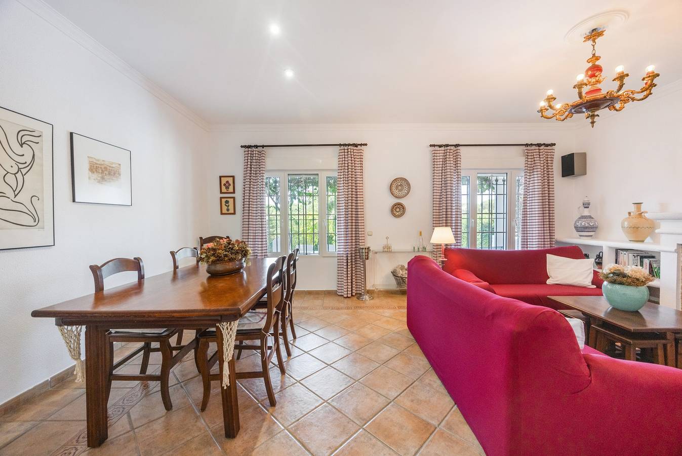 Villa Jacaranda Chiclana con Piscina Privata e Barbecue in Los Franceses-La Vega, Chiclana de la Frontera